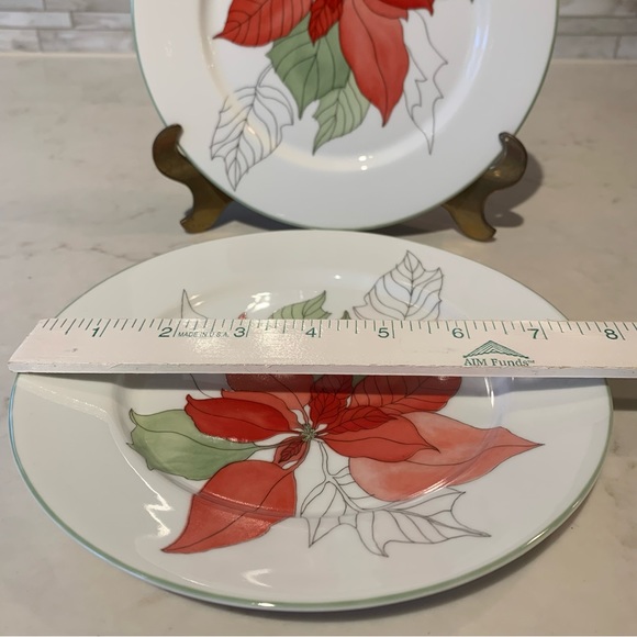 Block Spal Set of 2 Watercolors Poinsettia Salad/Dessert Plates - Picture 4 of 5